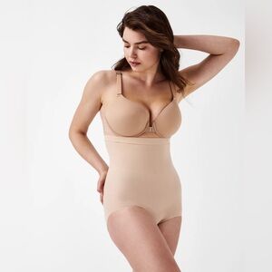 SPANXsculpt™ Seamless Power High-Waisted Brief in nude (L) NWOT